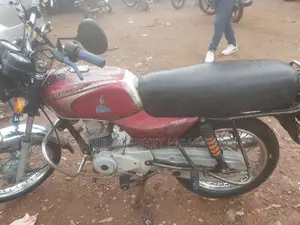 Bajaj Boxer 2017 Red