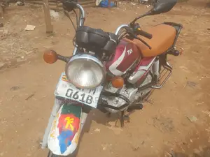TVS HLX 125 2022 Red