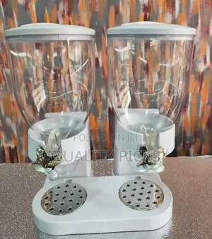 Manual Dry Food Dispenser