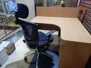 Headrest Office Chair With Table