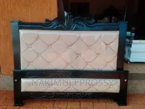 5x6 Cream and Black Leather Bed