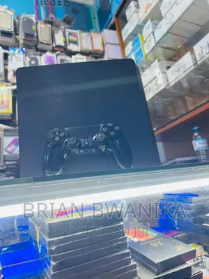 Playstation 4 Slim