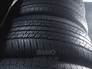 255/60r18 Dunlop Good Condition.