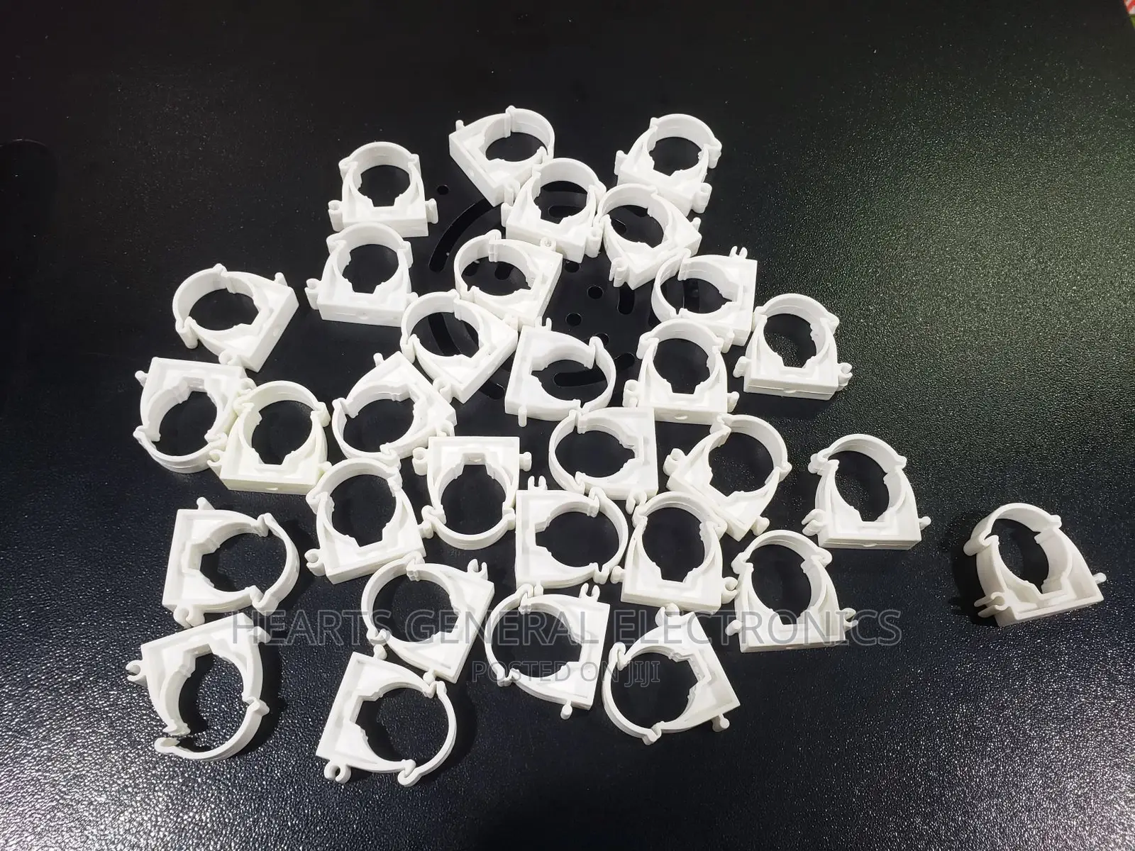 U Clips With Lock ( 20mm )