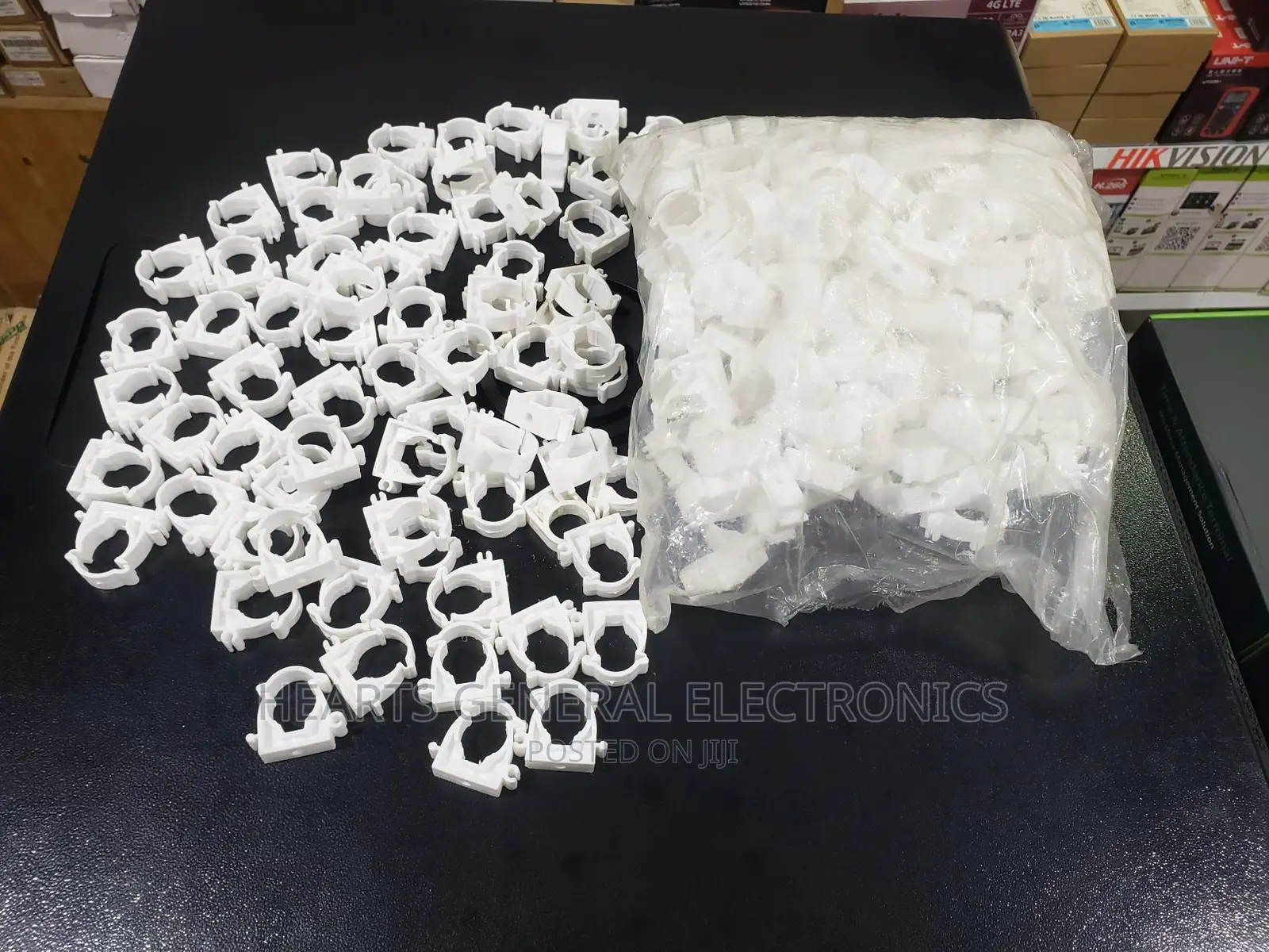 U Clips With Lock ( 20mm )