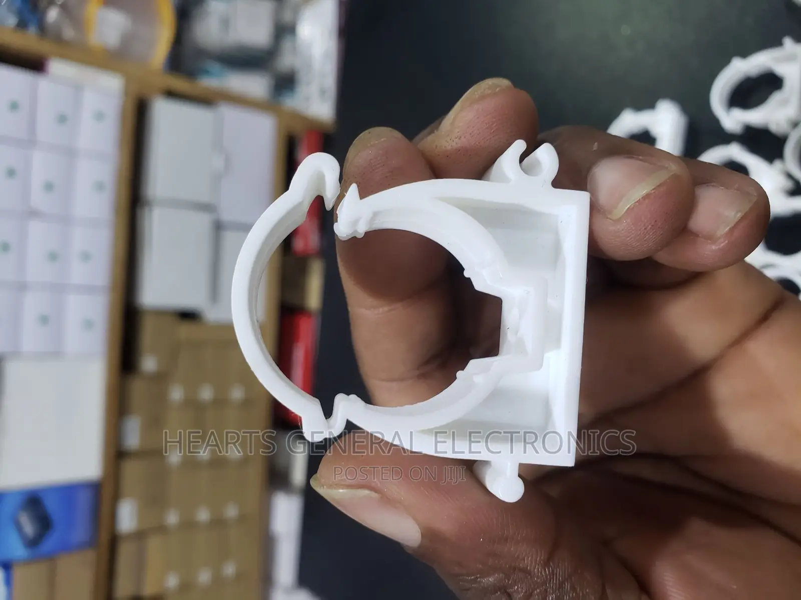 U Clips With Lock ( 20mm )
