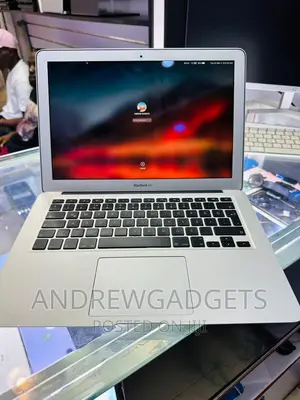 Laptop Apple MacBook Air 2011 4GB Intel Core i7 SSD 128GB