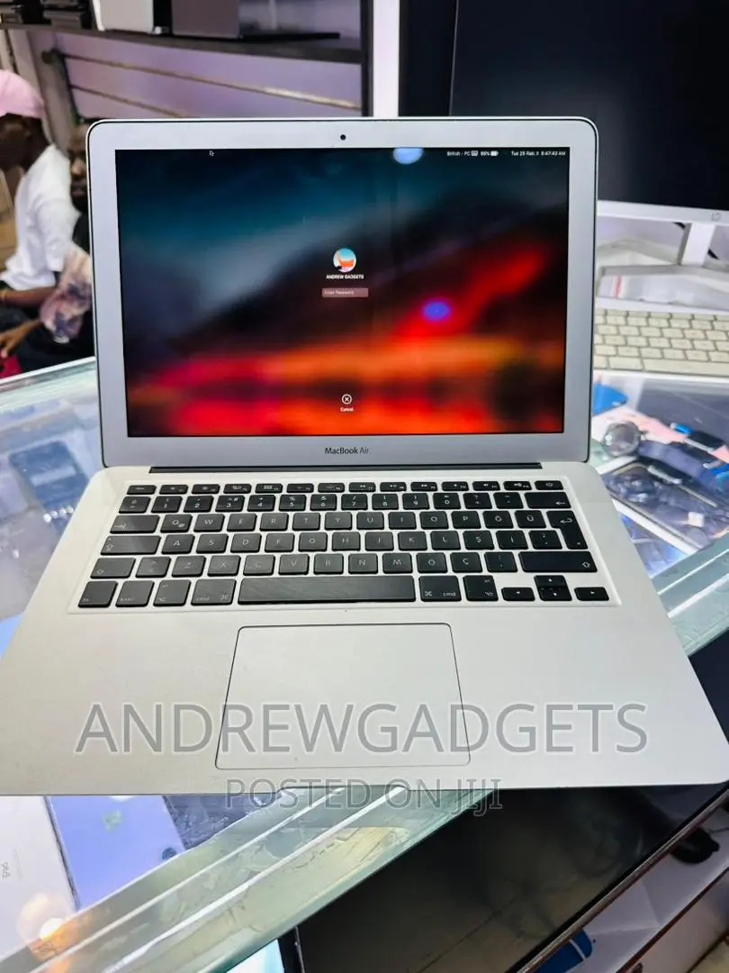 Laptop Apple MacBook Air 2011 4GB Intel Core i7 SSD 128GB