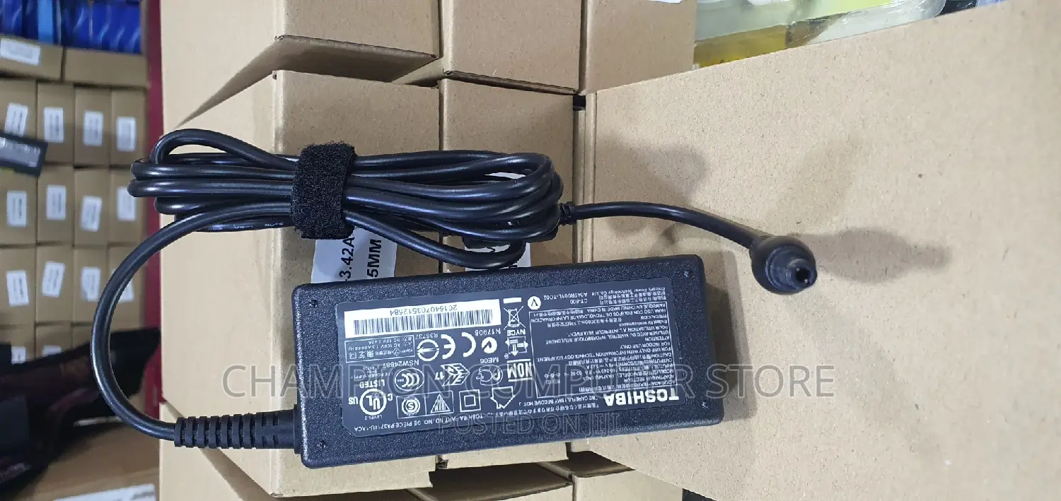 Toshiba Laptop Charger 19V 3.42A 5.5*2.5