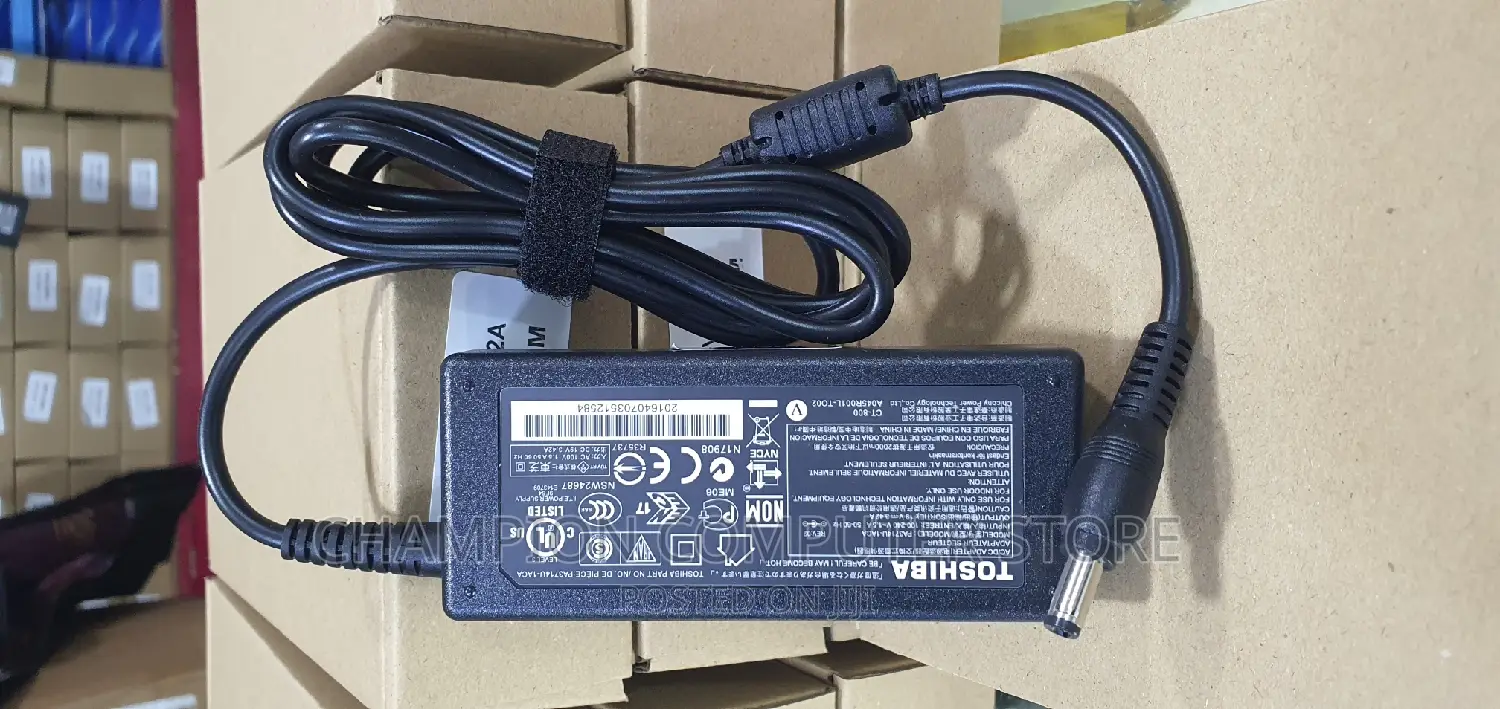 Toshiba Laptop Charger 19V 3.42A 5.5*2.5
