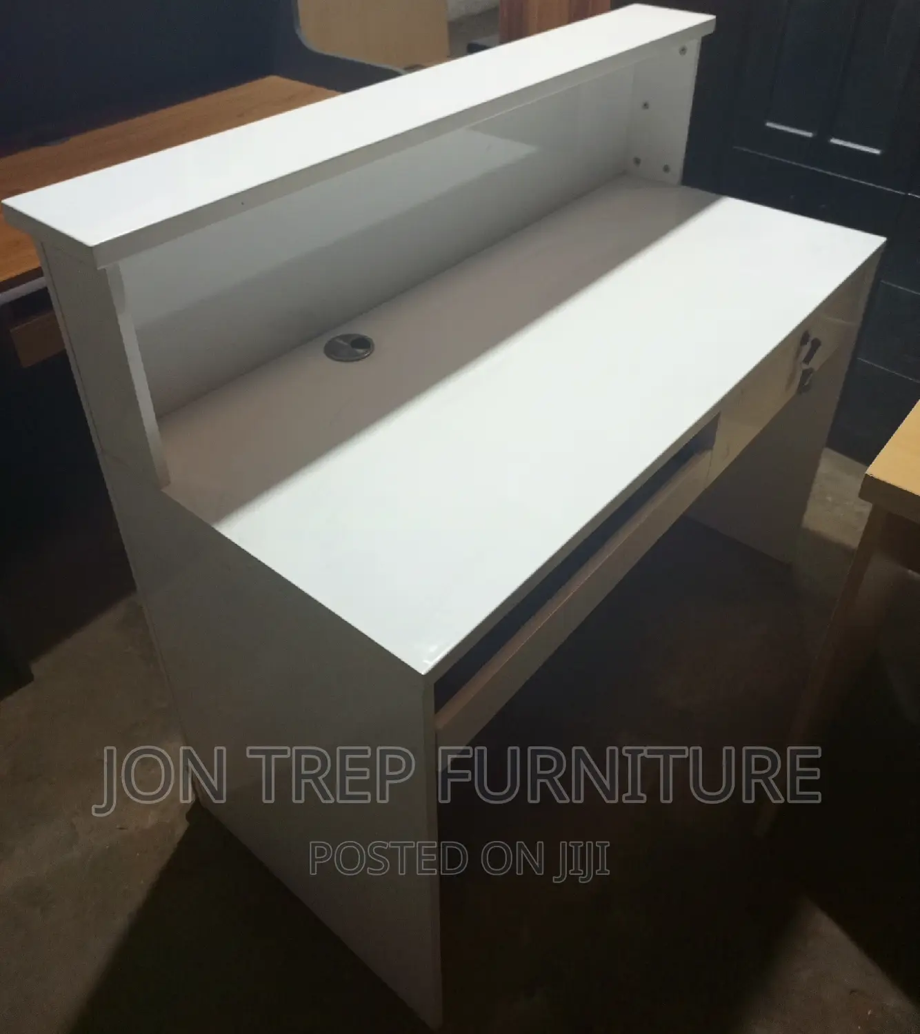 Reception Table White Color