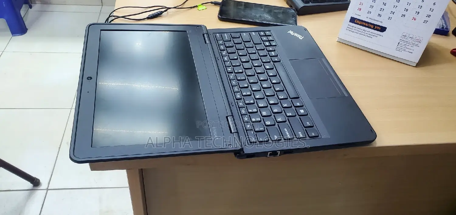 Laptop Lenovo Yoga 11e 4GB Intel Celeron HDD 320GB