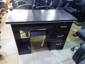 Used Computer Table