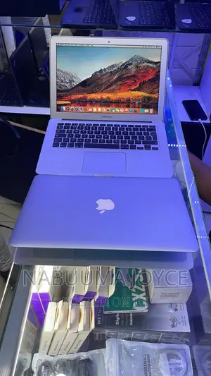 New Laptop Apple MacBook Air 8GB Intel Core I5 SSD 256GB