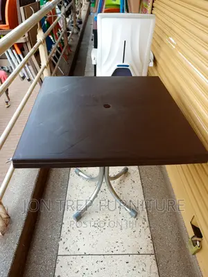 Plastic Restaurant Table