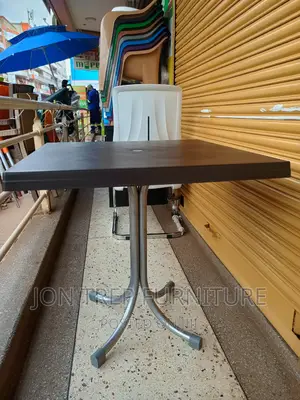 Plastic Restaurant Table