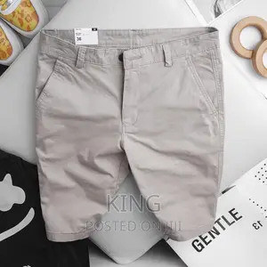Kaki Short. Forest Green