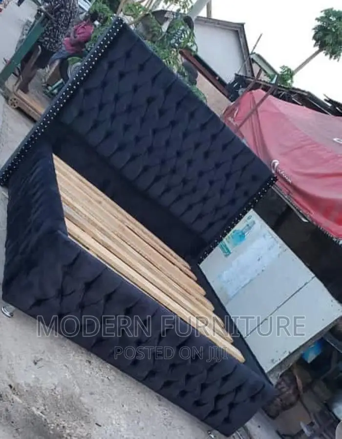 Black Dressed Bed of 5 X 6 Feet Call Us