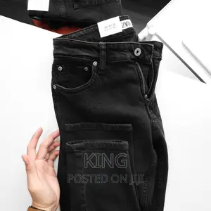 Jeans. Denim Black. Stretcher