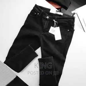 Jeans. Denim Black. Stretcher