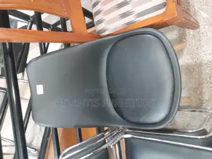 High Quality Customers Chairs.