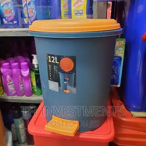 12litres Dustin Bin With Bucket Inside.