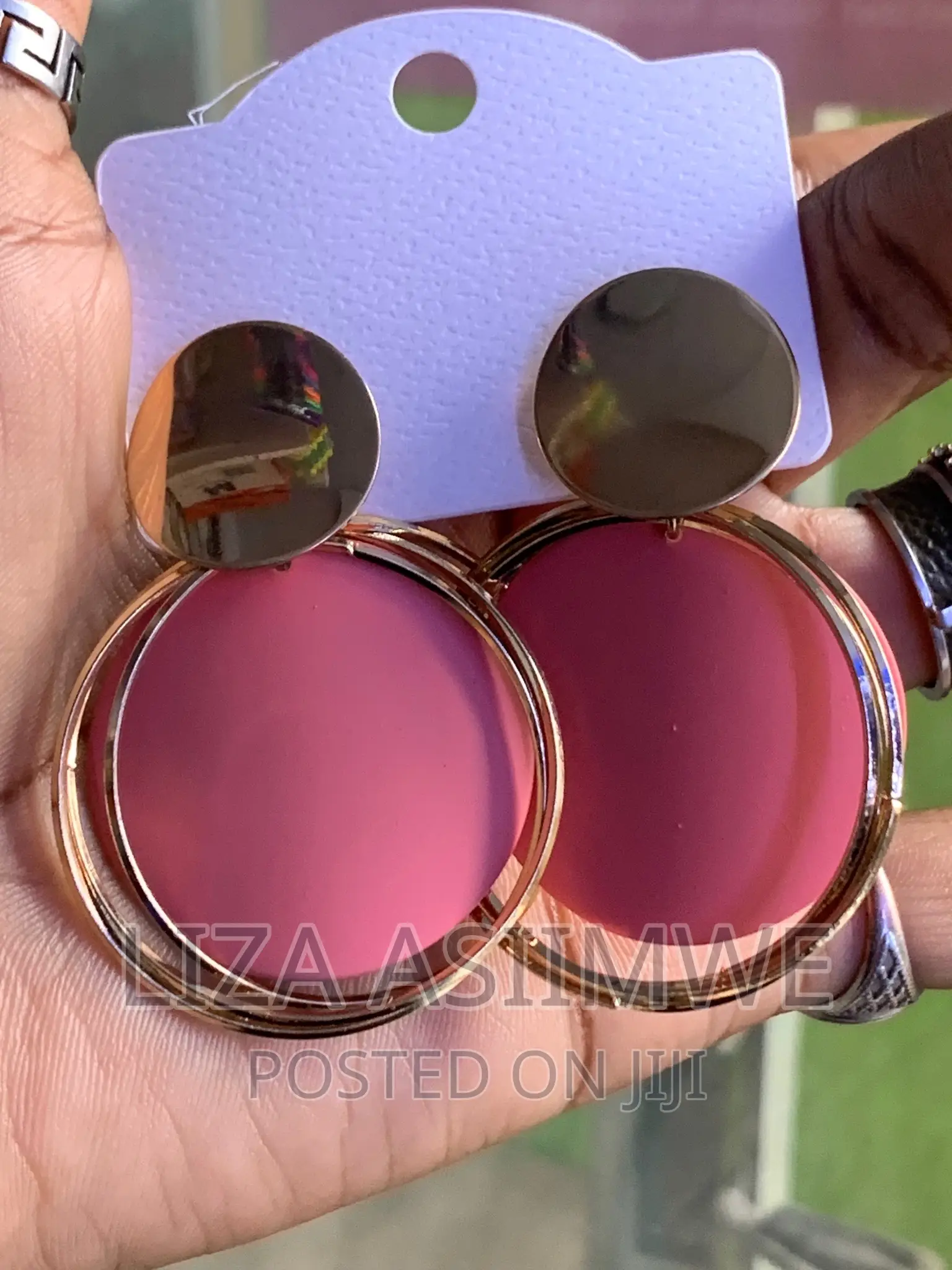 Lady’S Simple Earpins
