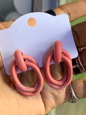 Lady’S Earpins