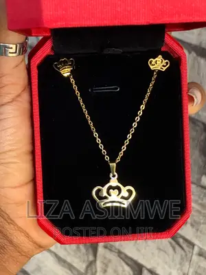 Lady’S Necklaces