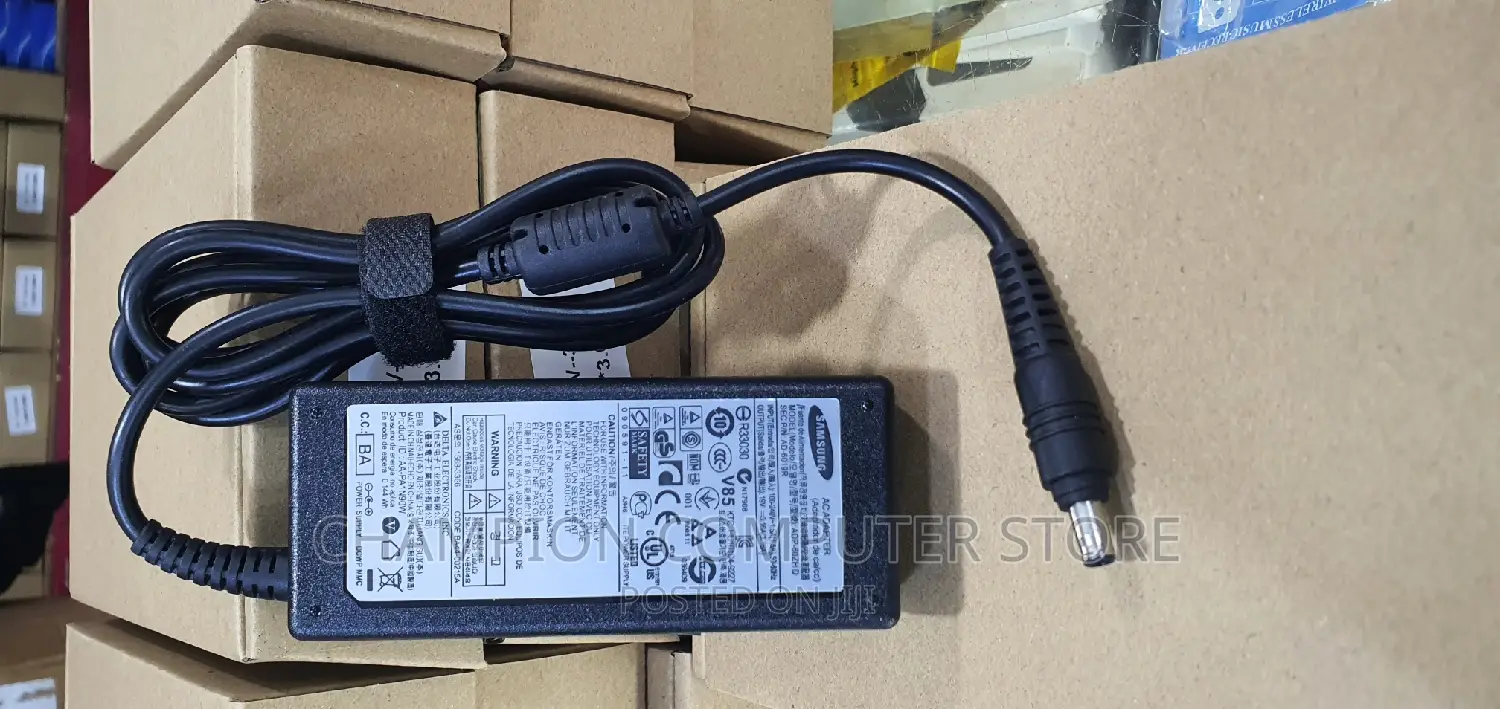 Samsung Laptop Charger 19V 3.16A