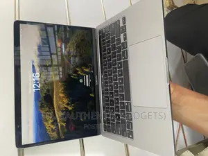 Laptop Apple MacBook Pro 2020 M1 8GB Apple M1 SSD 256GB