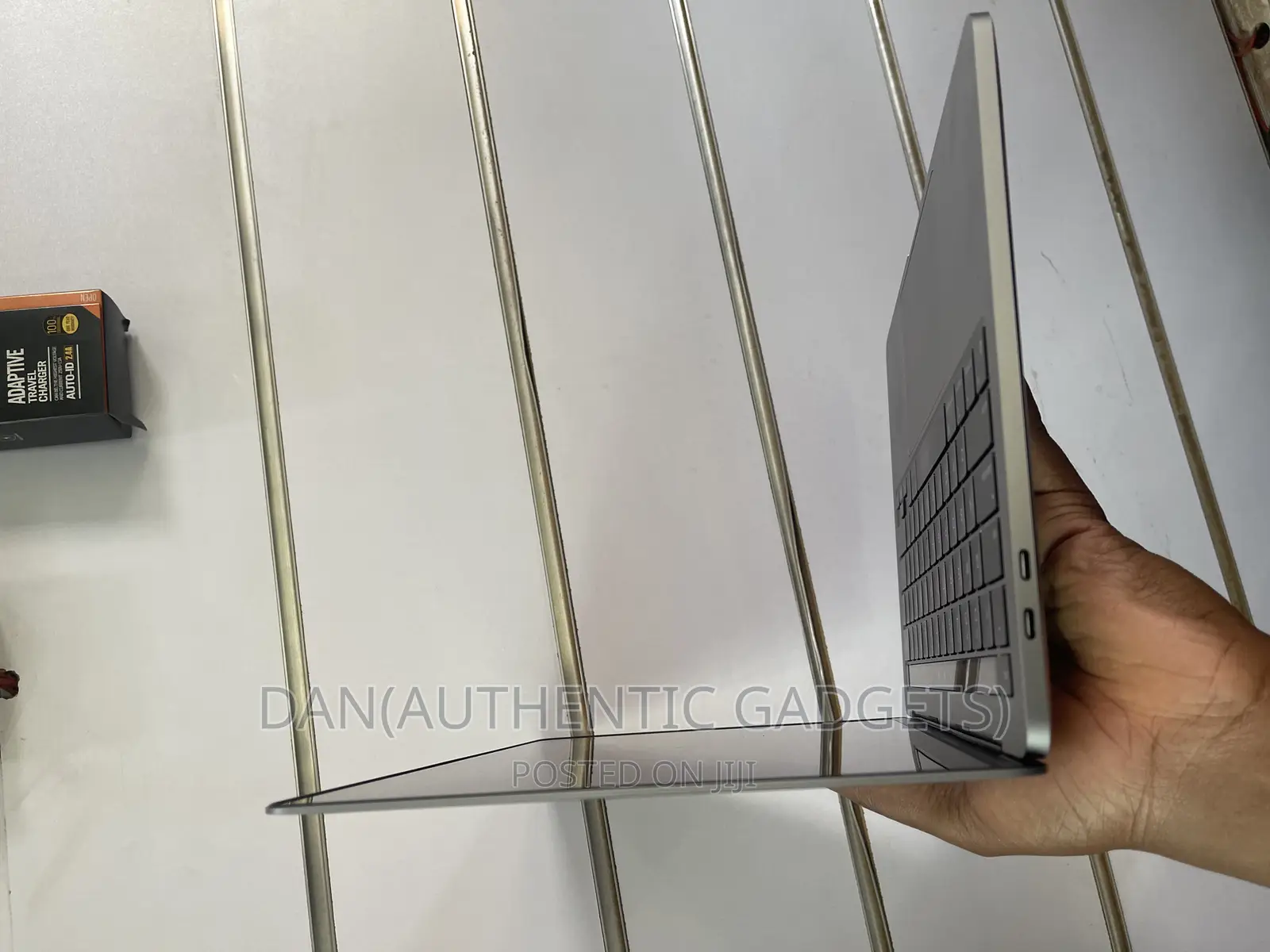 Laptop Apple MacBook Pro 2020 M1 8GB Apple M1 SSD 256GB