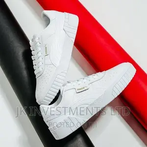Puma Sneakers
