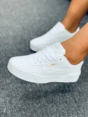 Puma Sneakers
