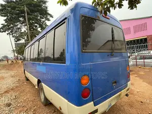 Mitsubishi Fuso Rosa 2009 Blue