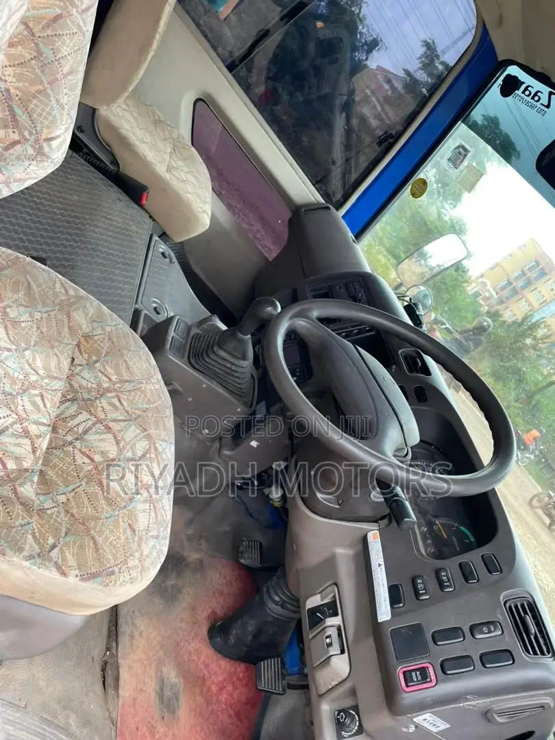 Mitsubishi Fuso Rosa 2009 Blue