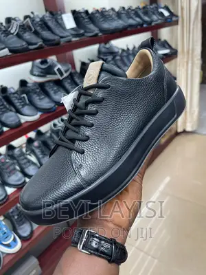 Prada Shoes for Men Foot Wear Black