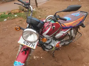 TVS HLX 125 2022 Red