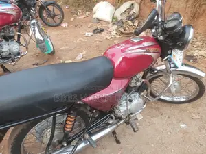 Bajaj Boxer 2018 Red