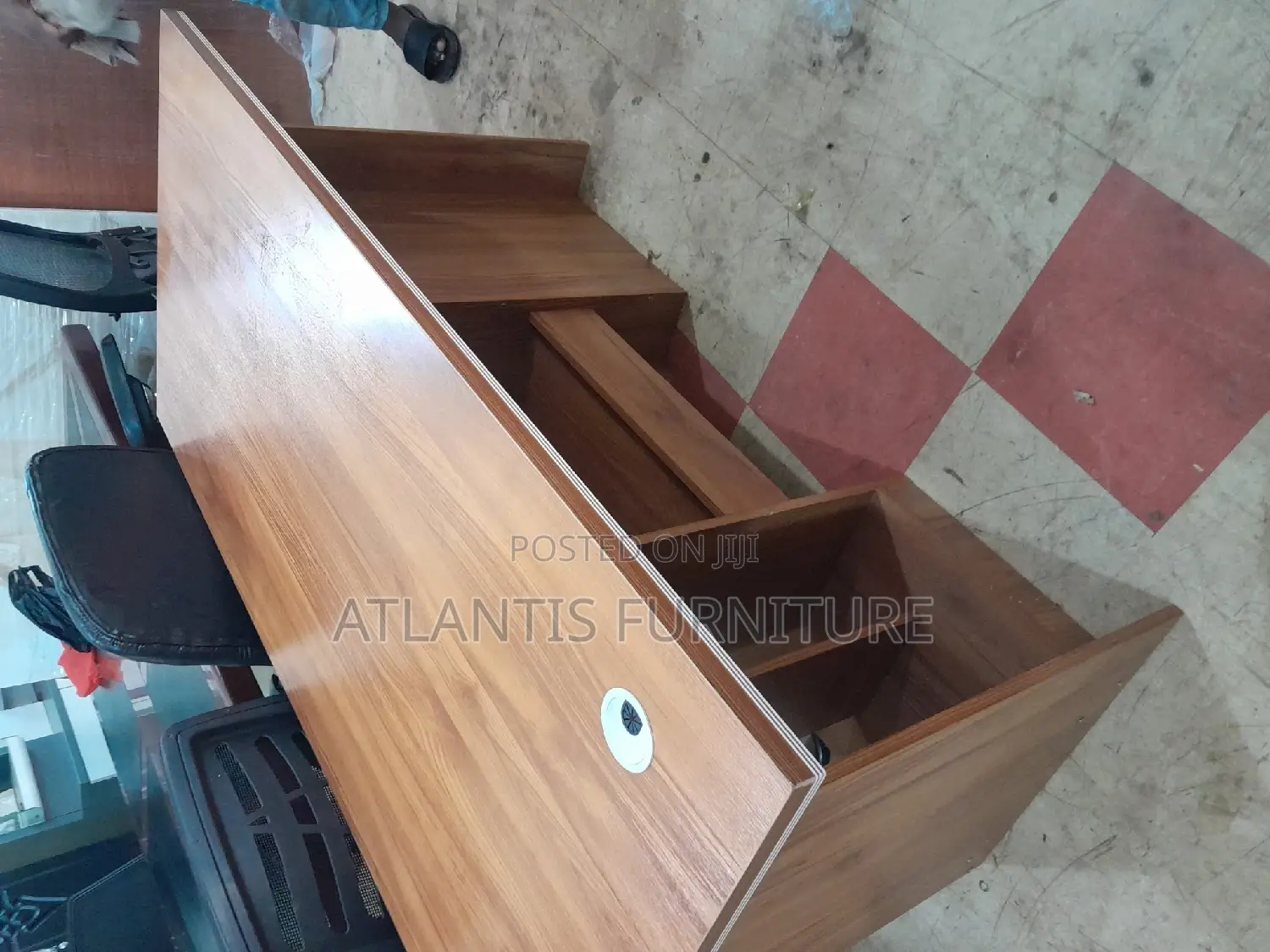 A Well Finished Malaysian Computer Desk (140)Cm