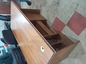 A Well Finished Malaysian Computer Desk (140)Cm