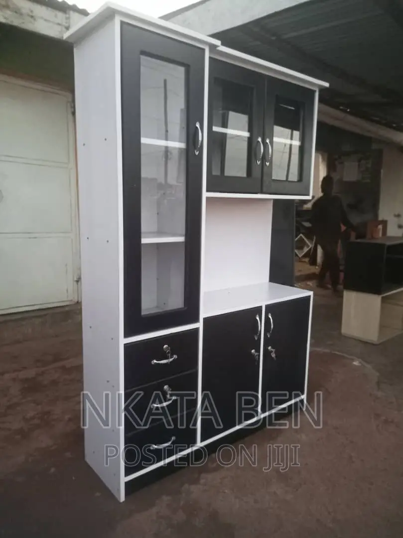 Black and White Sideboard 4*6 Feet