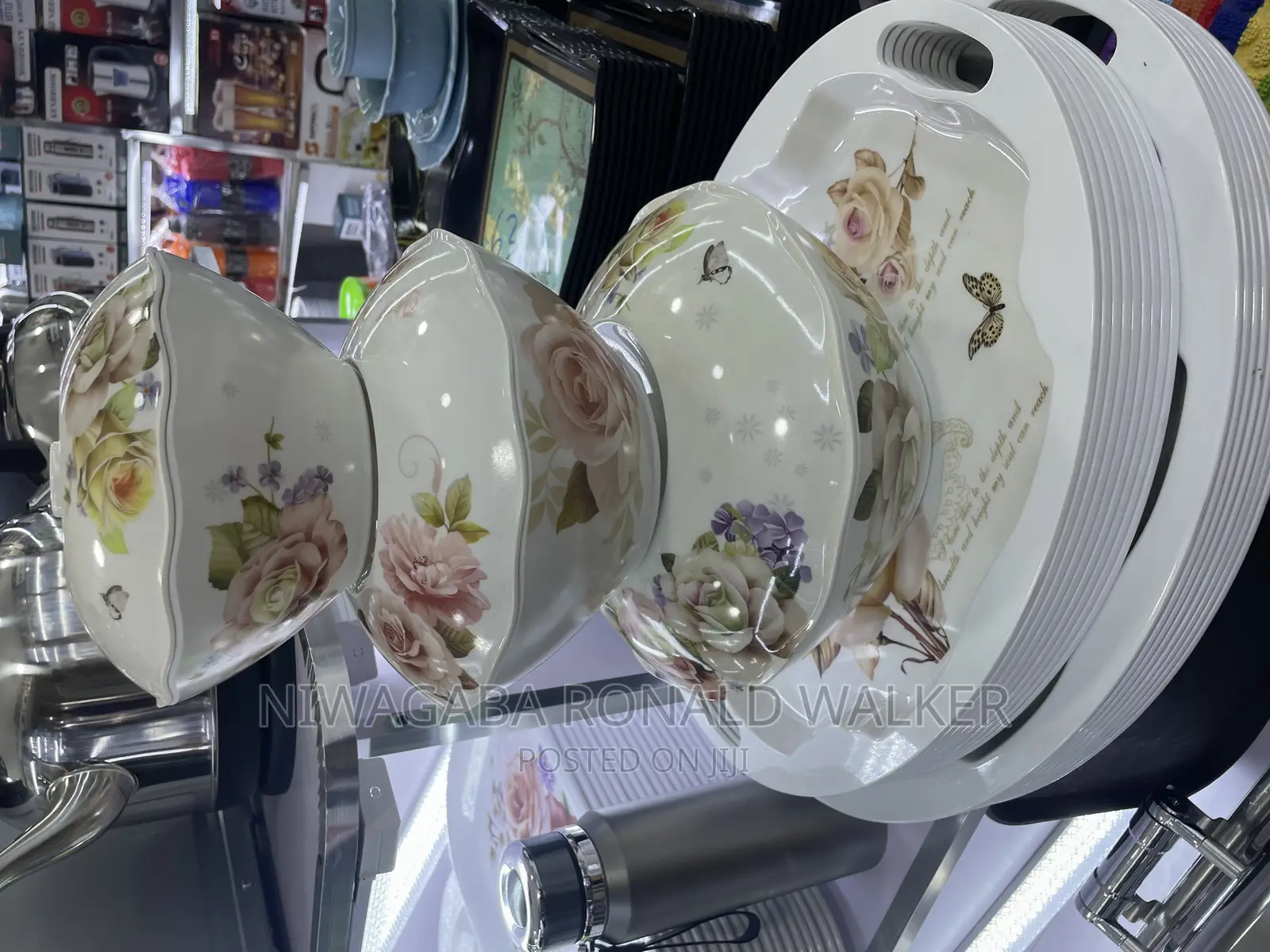 5pcs Set of Melamine Serving Bowls 2 Trays