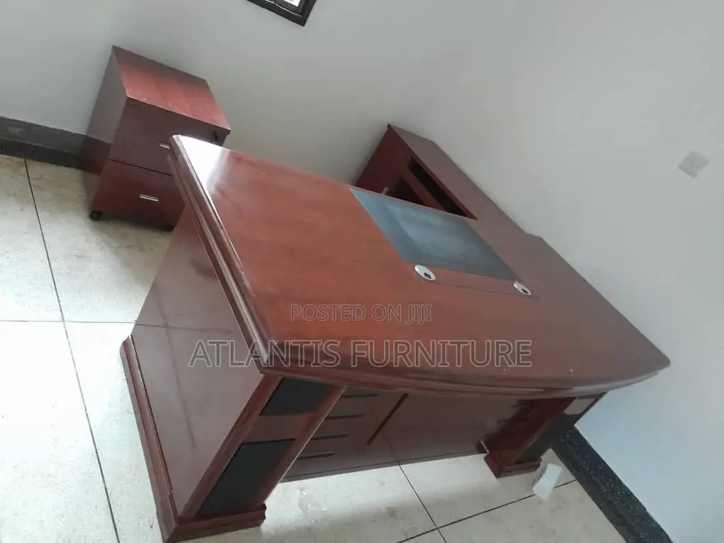 Executive Office Desk (Brawn)