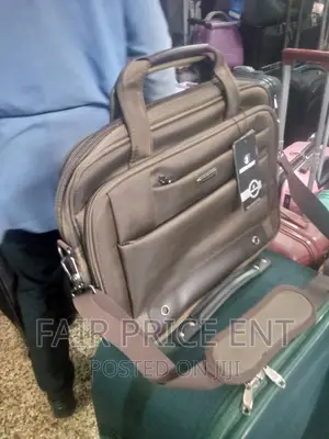 Executive Noble Briefcase. Large.( Brown)