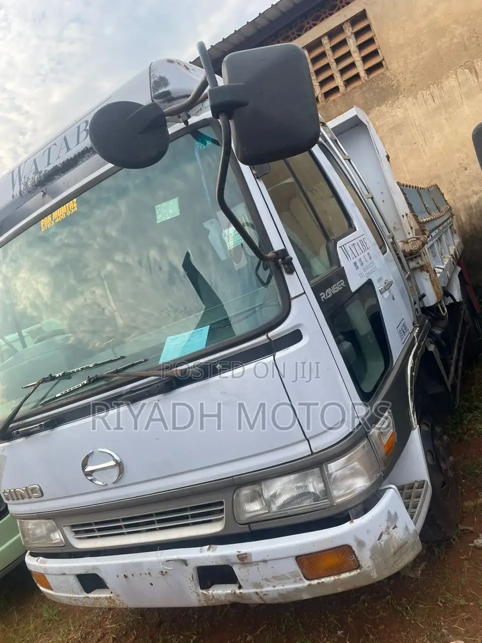 H07D Hino Dumper