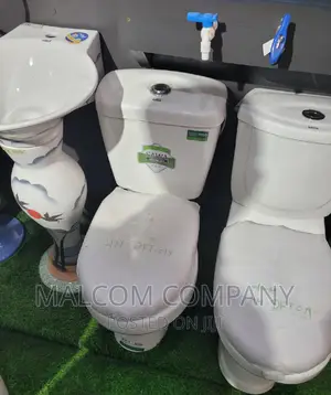 Strong and Smooth Toilet Seat