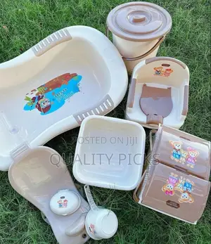 Plastic Baby Bathtub