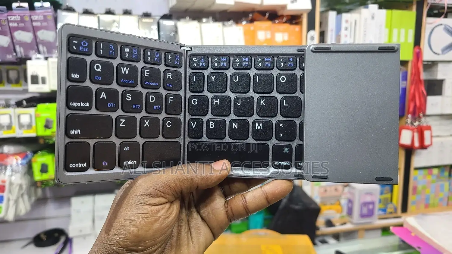 Foldable Bluetooth
Keyboard With Touchpad