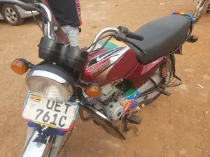 Bajaj Boxer 2018 Red